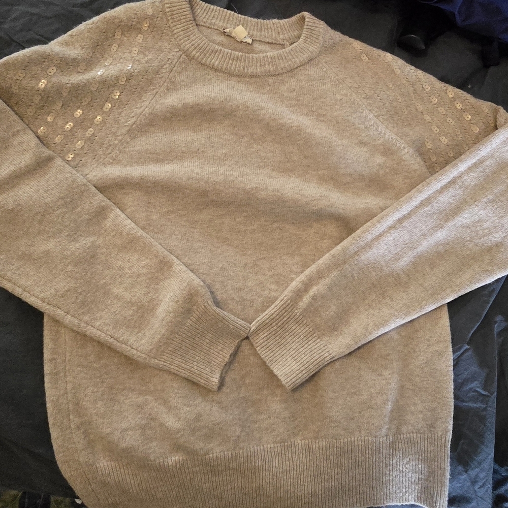 Hem & Thread Sweater Size Small